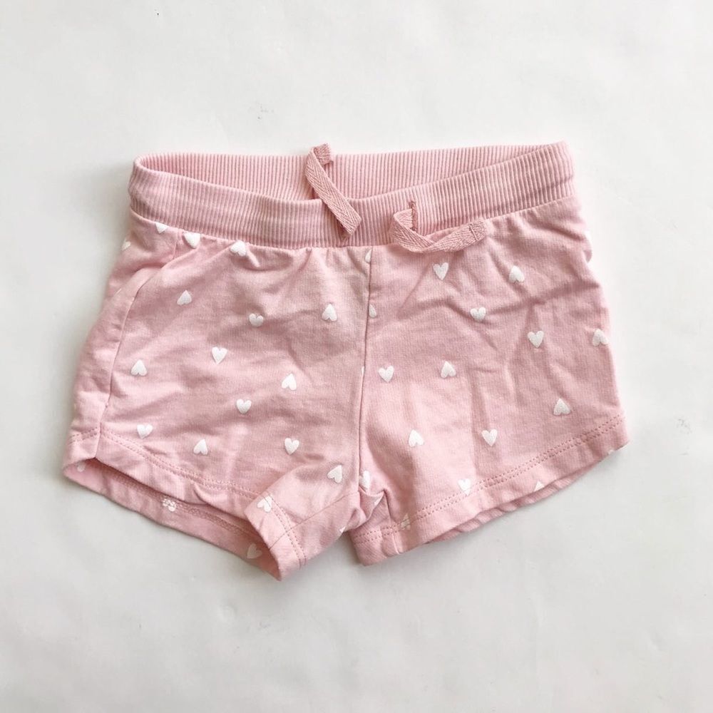 H&M pink heart  print shorts EUC 9-12 months